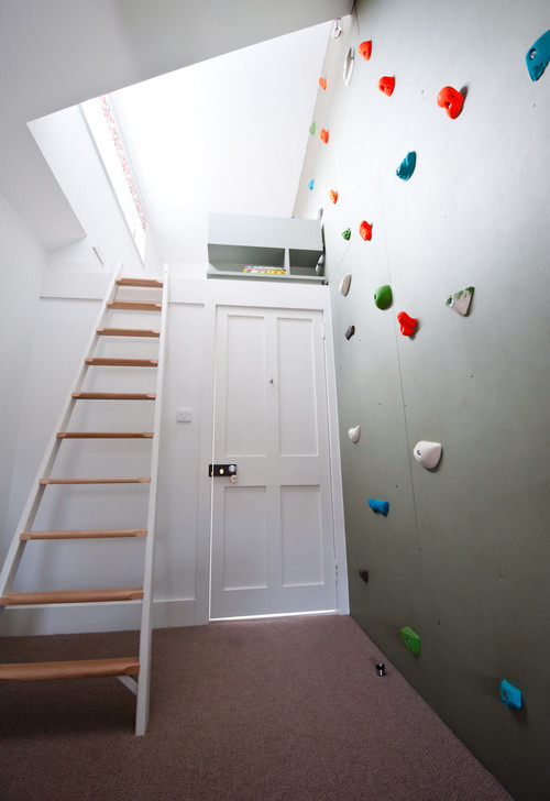 Chambre d'enfant : un mur d'escalade • Plumetis Magazine